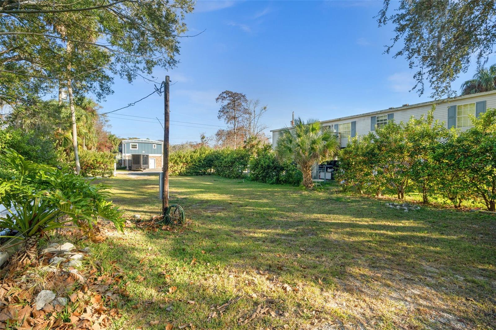 WEEKI WACHEE GARDENS - Land