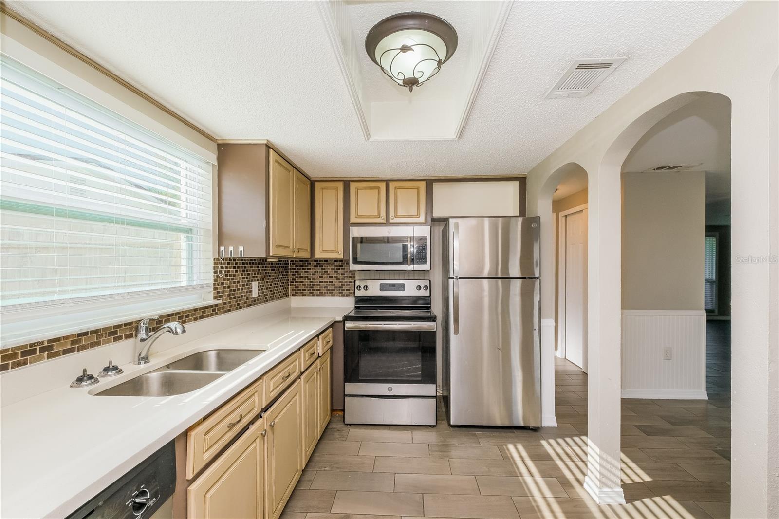 FOREST HILLS EAST - Residential Lease