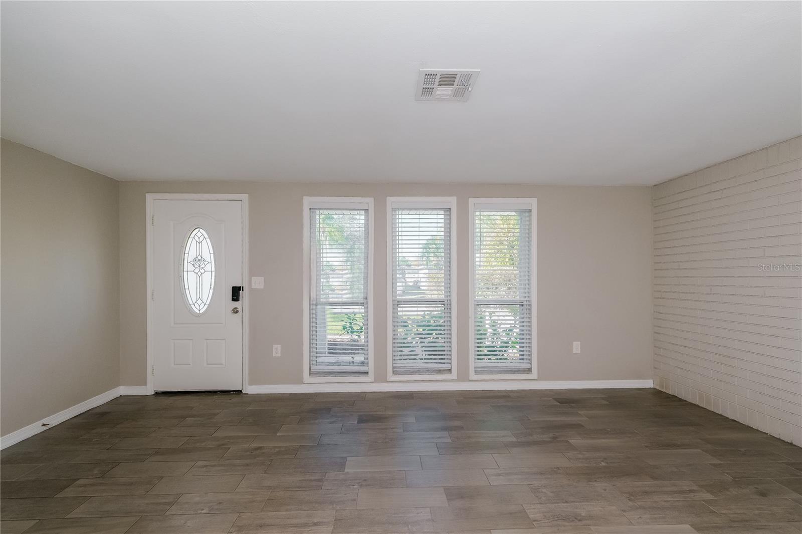 FOREST HILLS EAST - Residential Lease