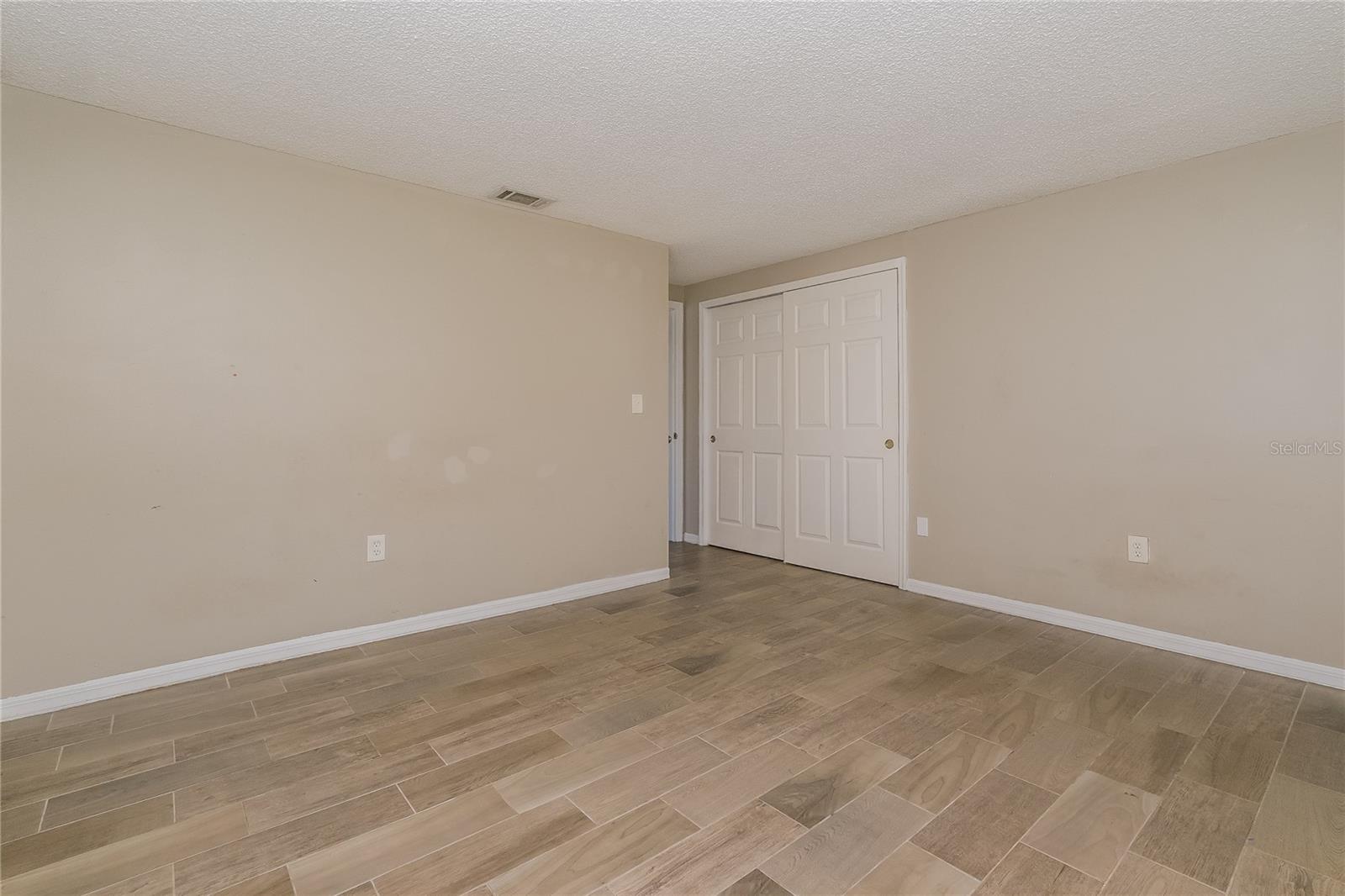 FOREST HILLS EAST - Residential Lease