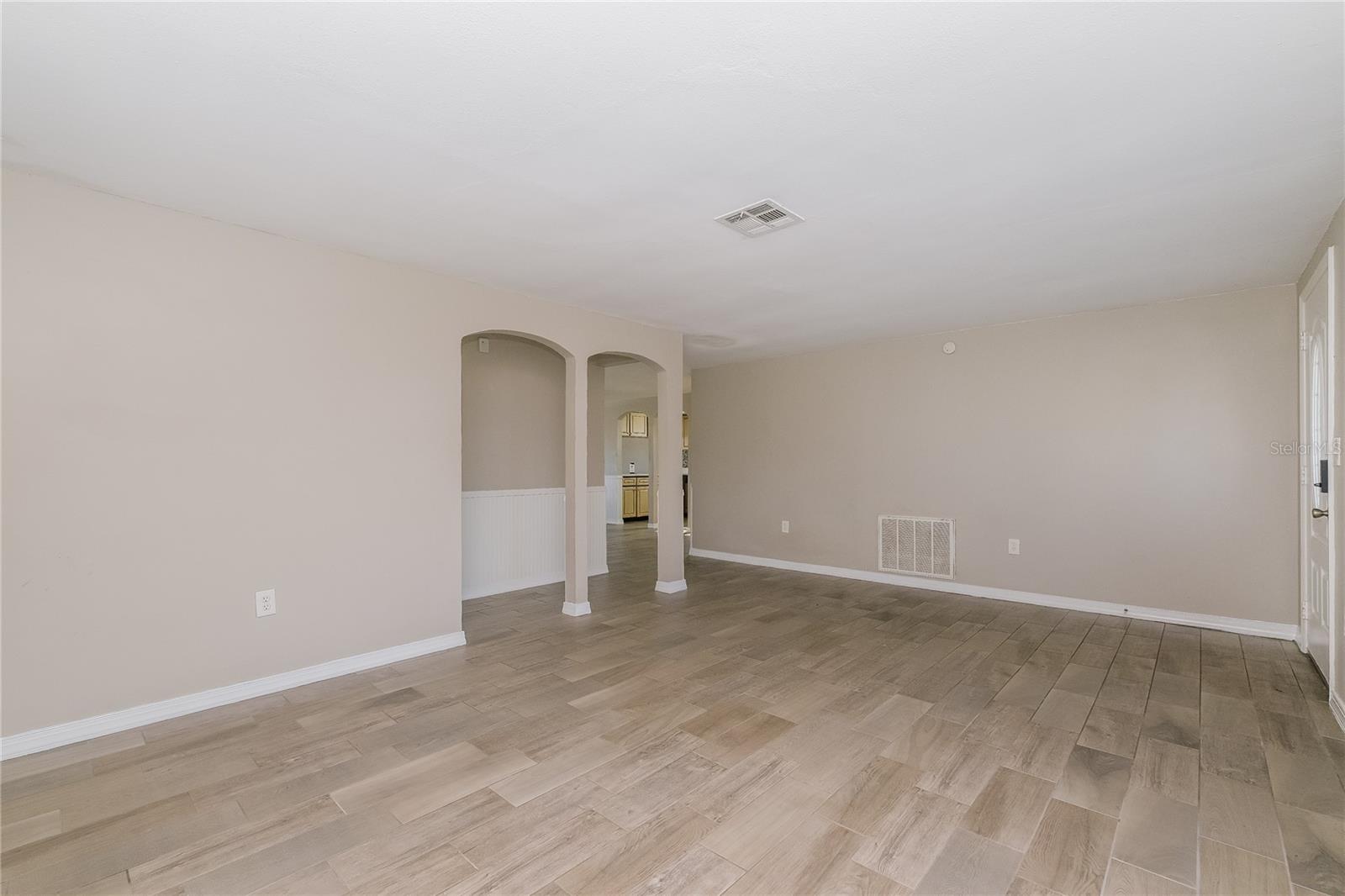 FOREST HILLS EAST - Residential Lease