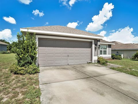 A home in WINTER HAVEN