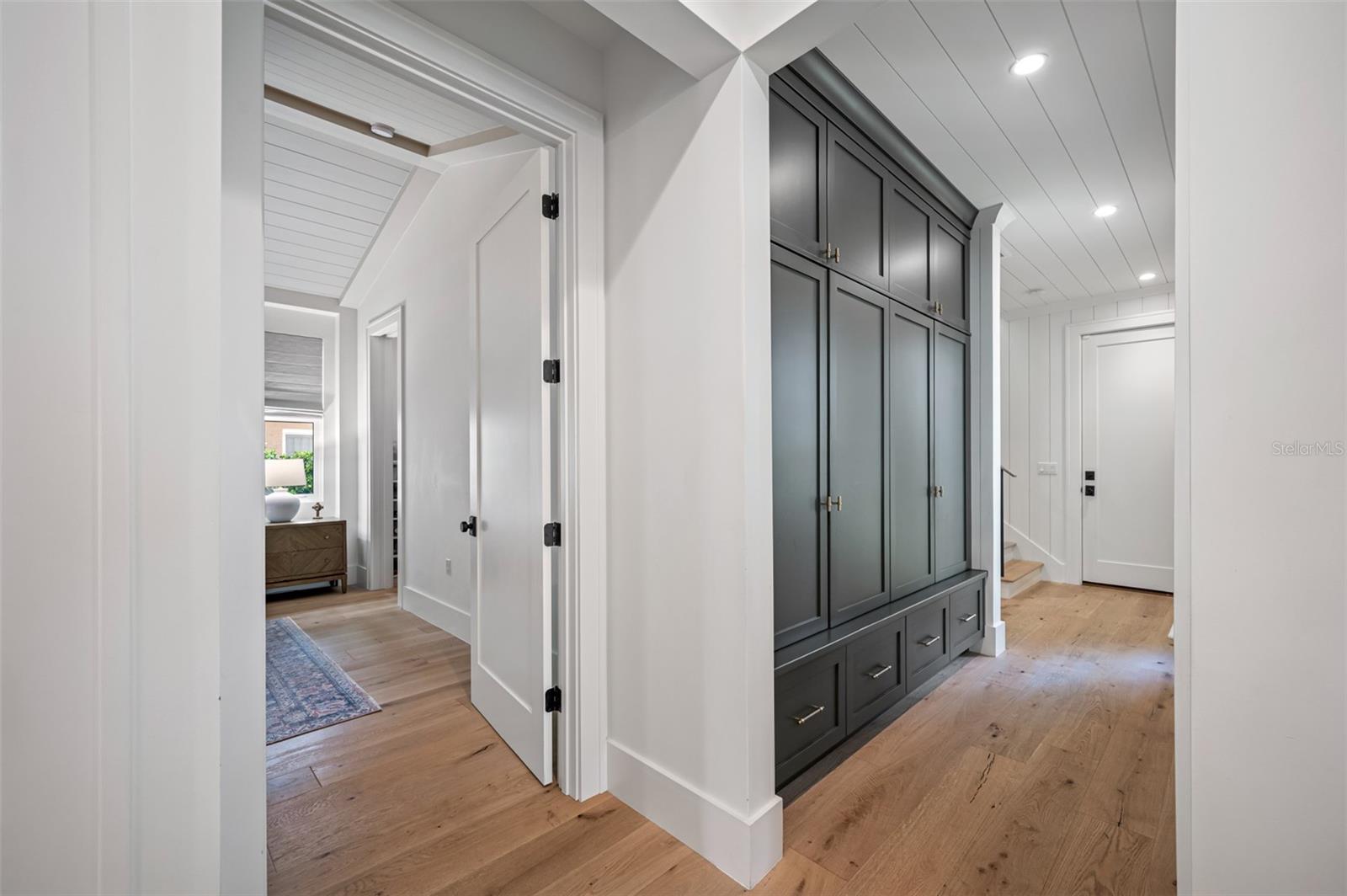 NEW SUBURB BEAUTIFUL - Residential