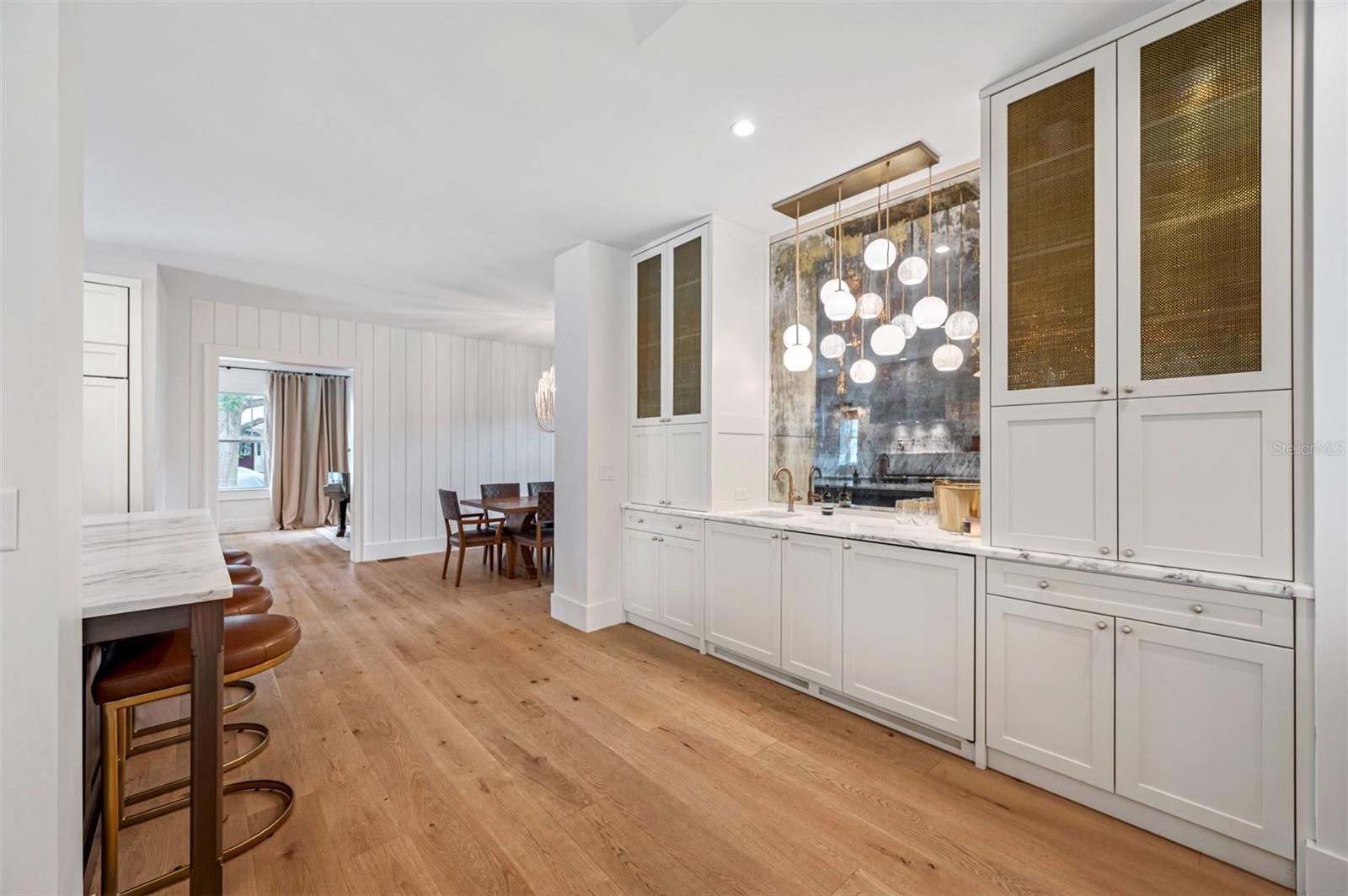 NEW SUBURB BEAUTIFUL - Residential