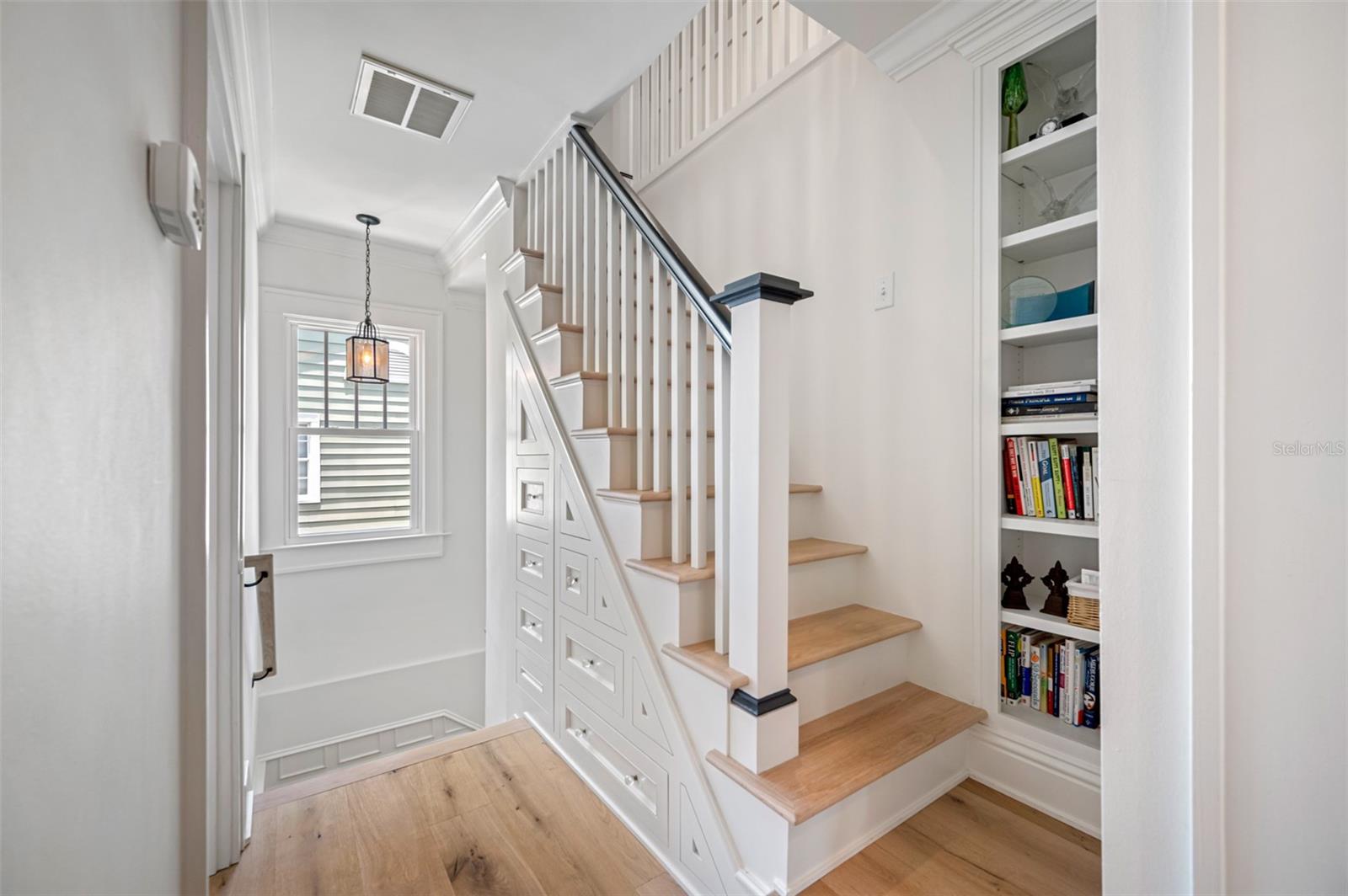 NEW SUBURB BEAUTIFUL - Residential