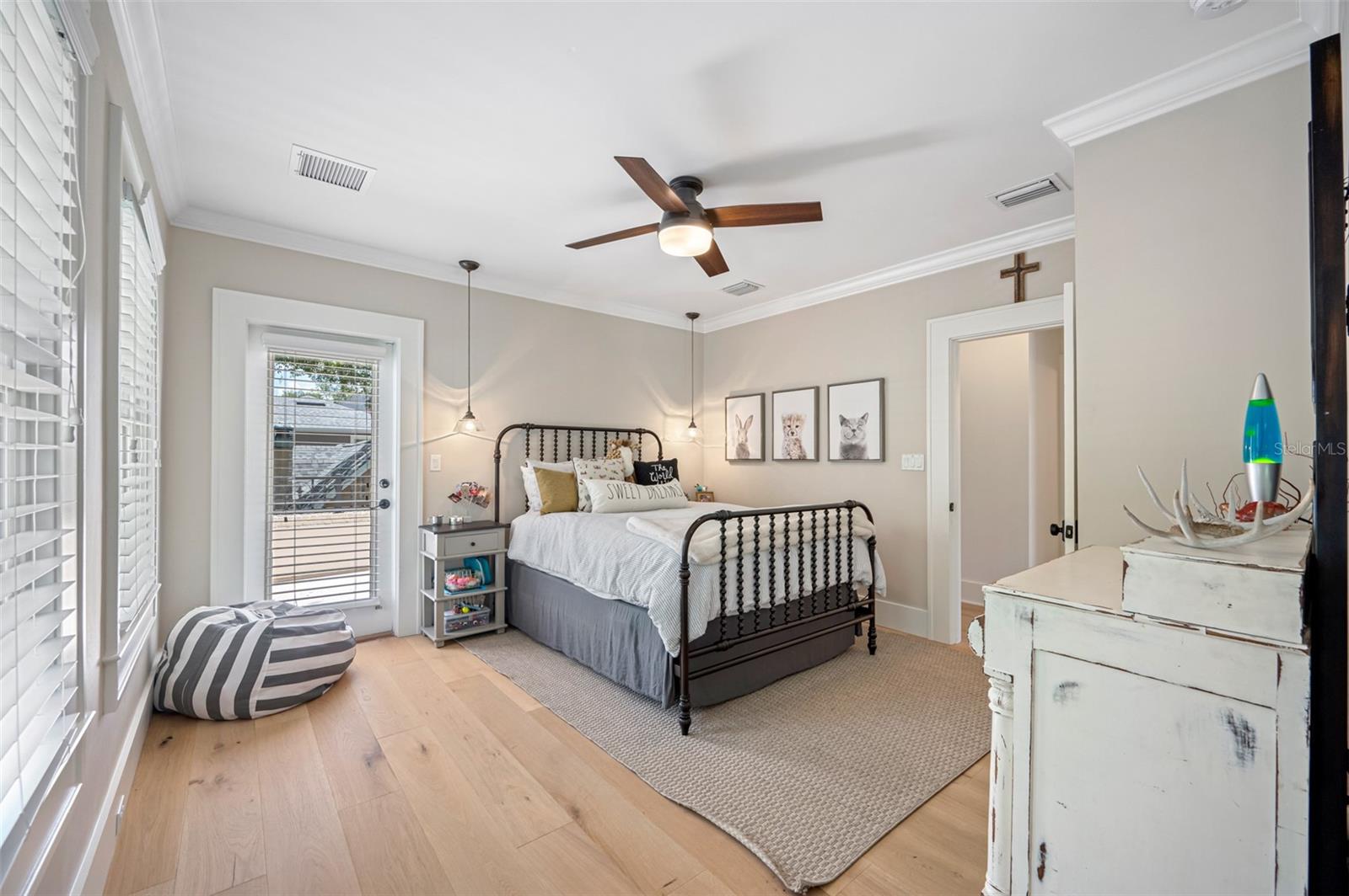 NEW SUBURB BEAUTIFUL - Residential