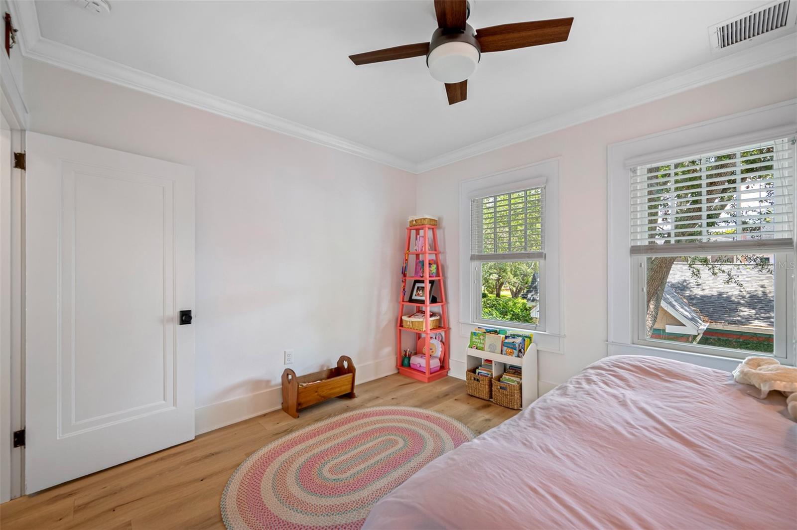 NEW SUBURB BEAUTIFUL - Residential