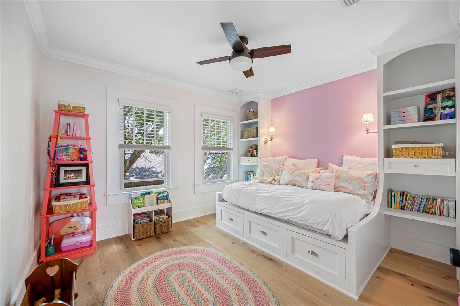 NEW SUBURB BEAUTIFUL - Residential