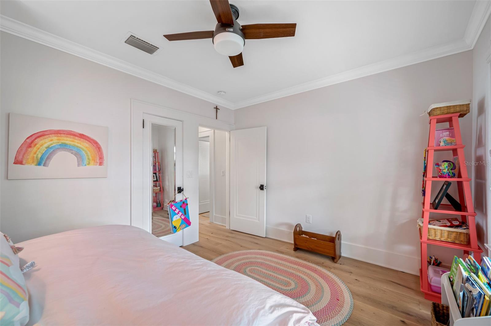 NEW SUBURB BEAUTIFUL - Residential