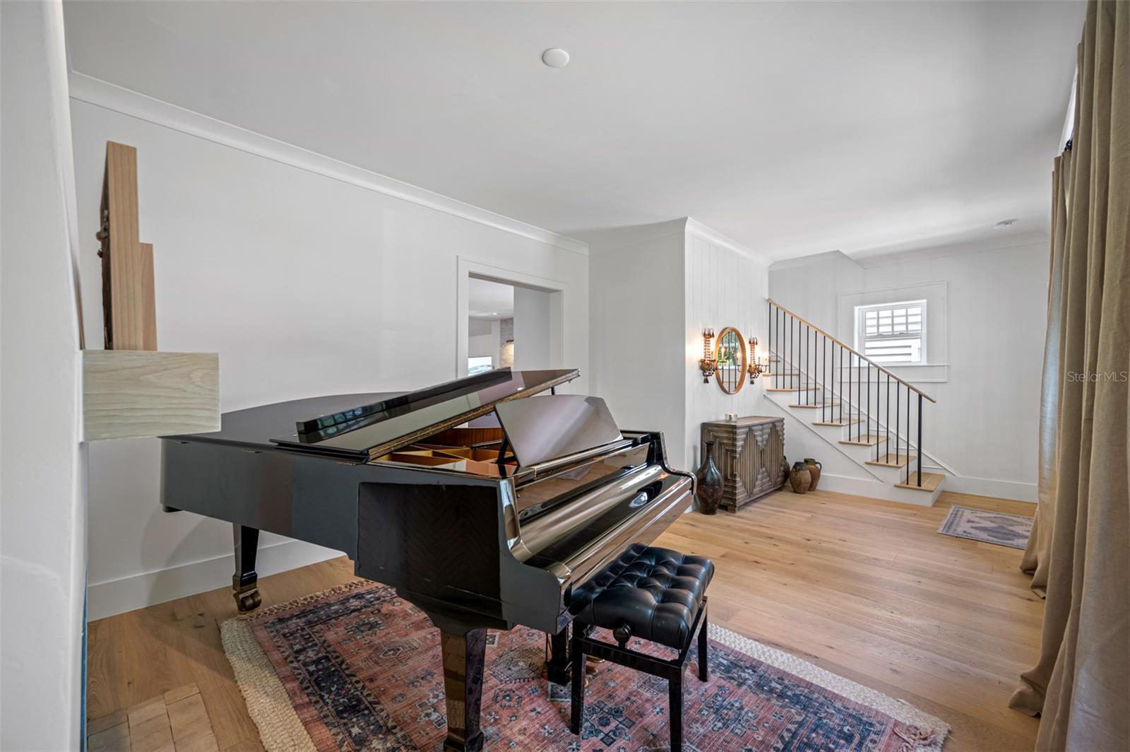 NEW SUBURB BEAUTIFUL - Residential