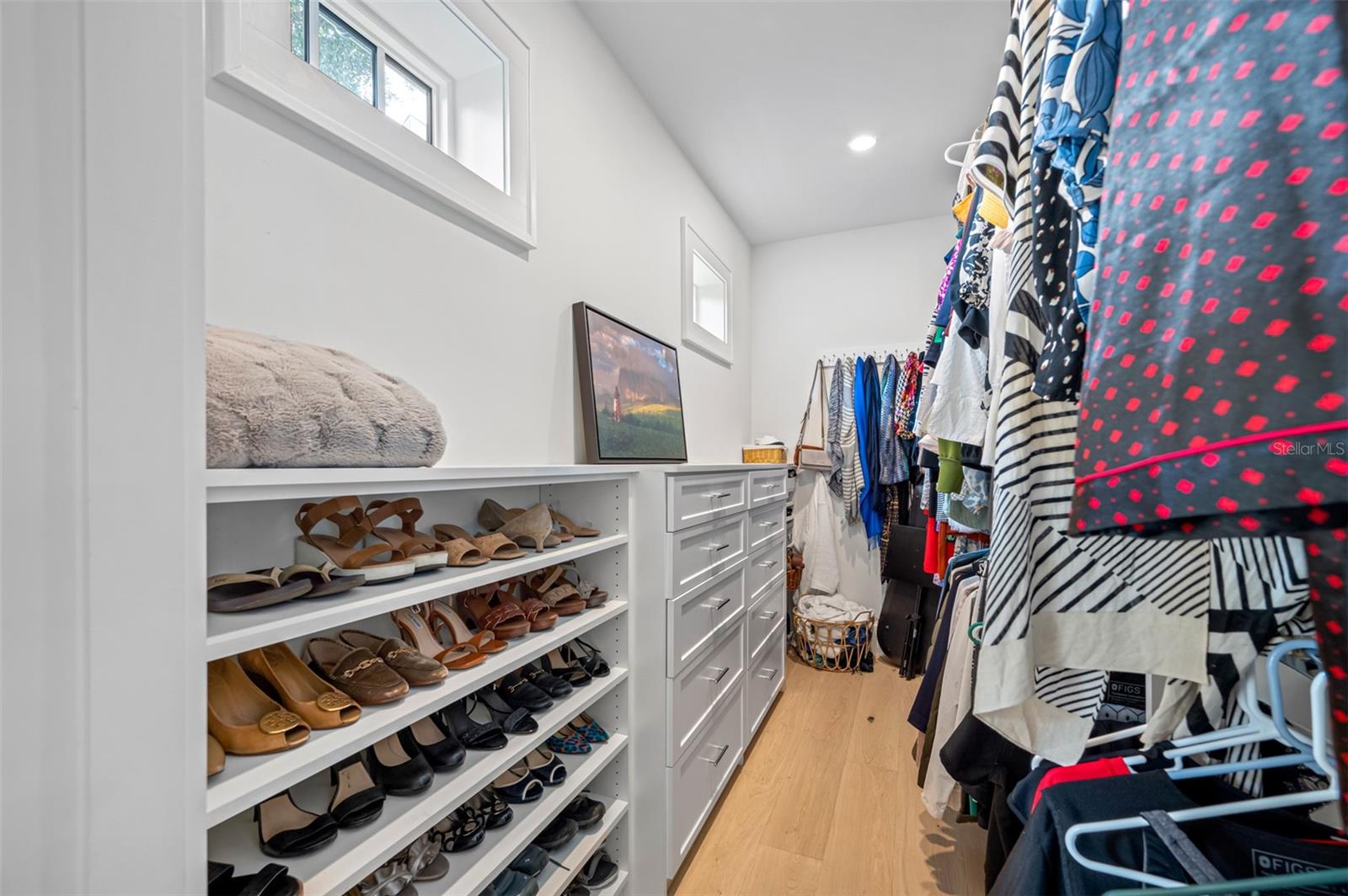 NEW SUBURB BEAUTIFUL - Residential