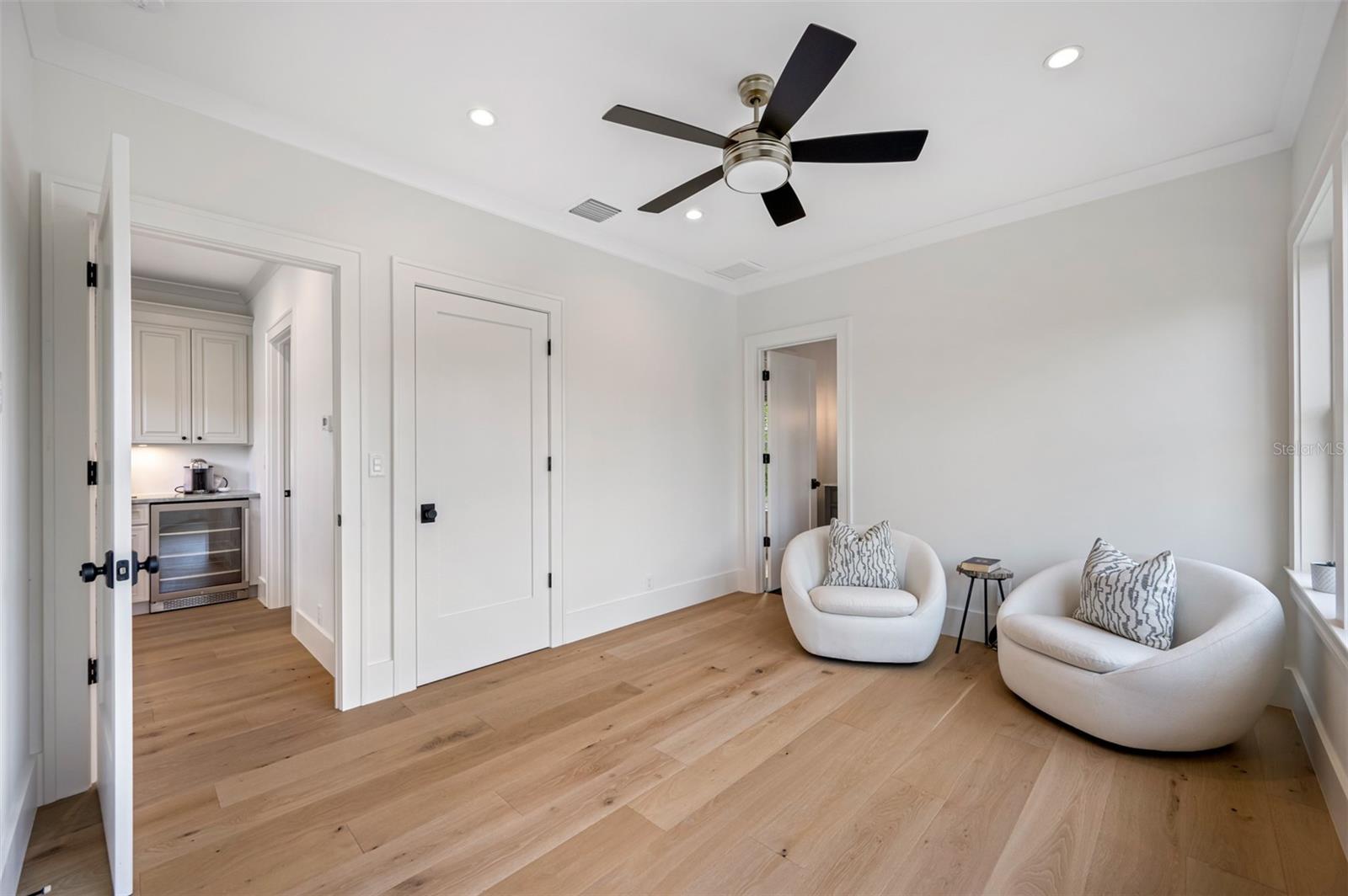 NEW SUBURB BEAUTIFUL - Residential