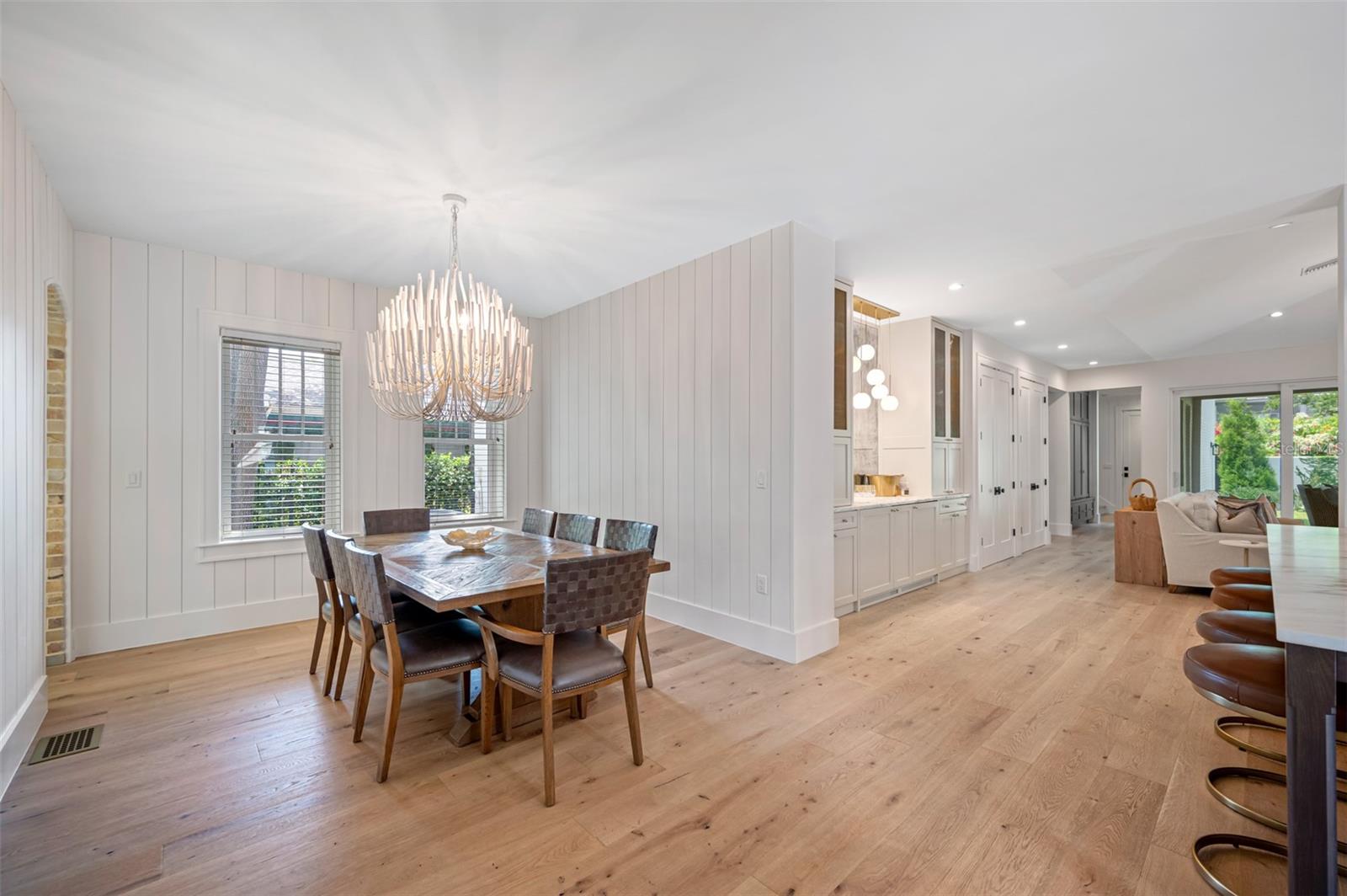 NEW SUBURB BEAUTIFUL - Residential