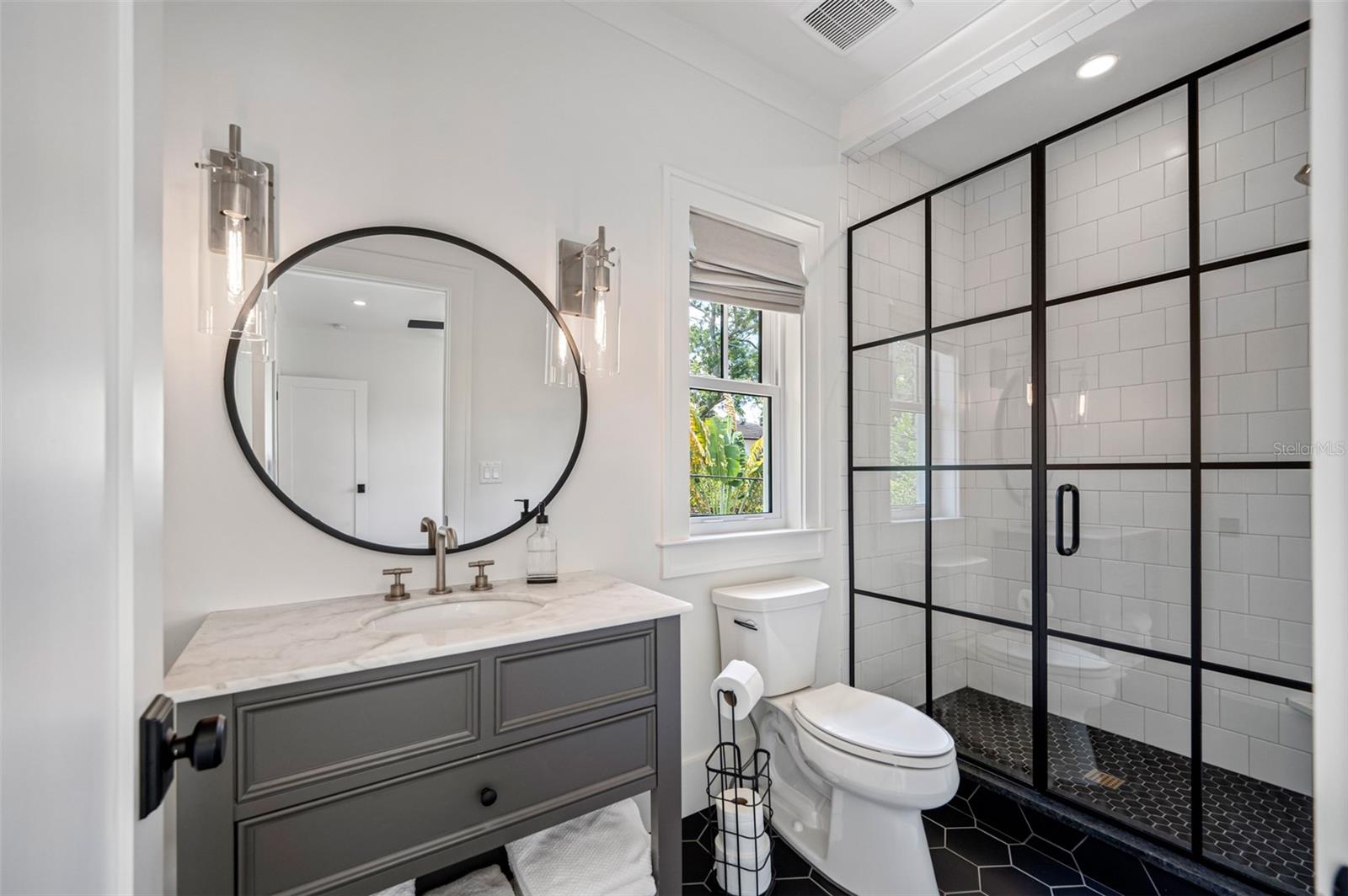 NEW SUBURB BEAUTIFUL - Residential