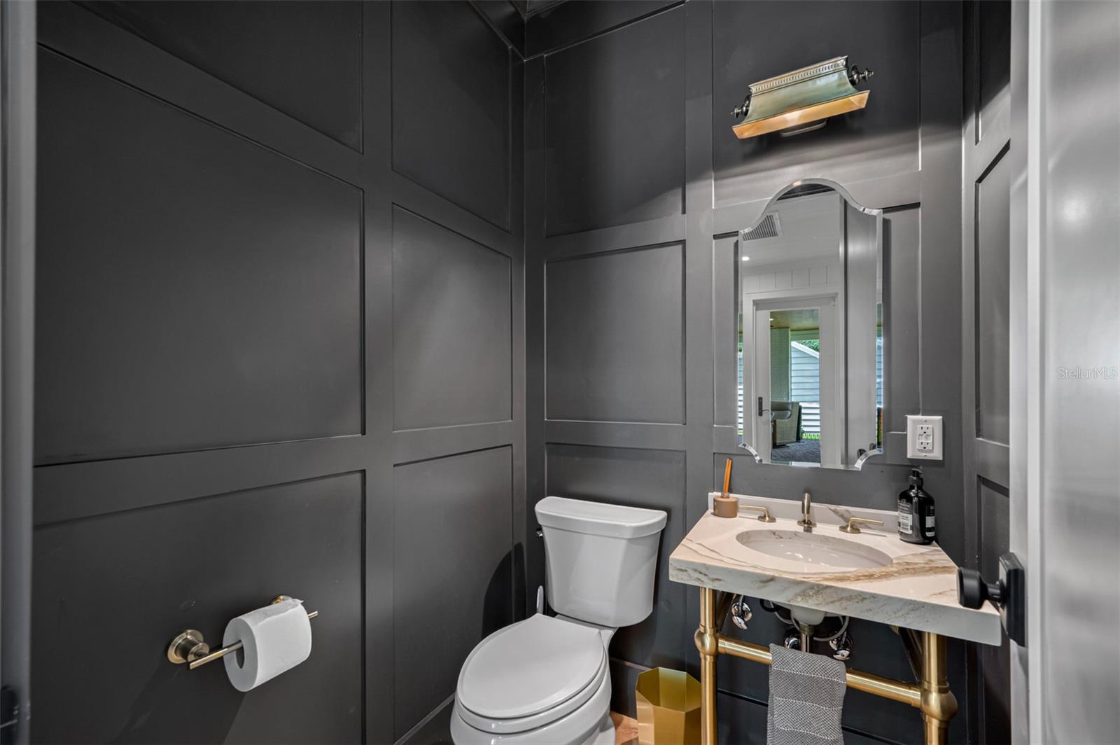 NEW SUBURB BEAUTIFUL - Residential