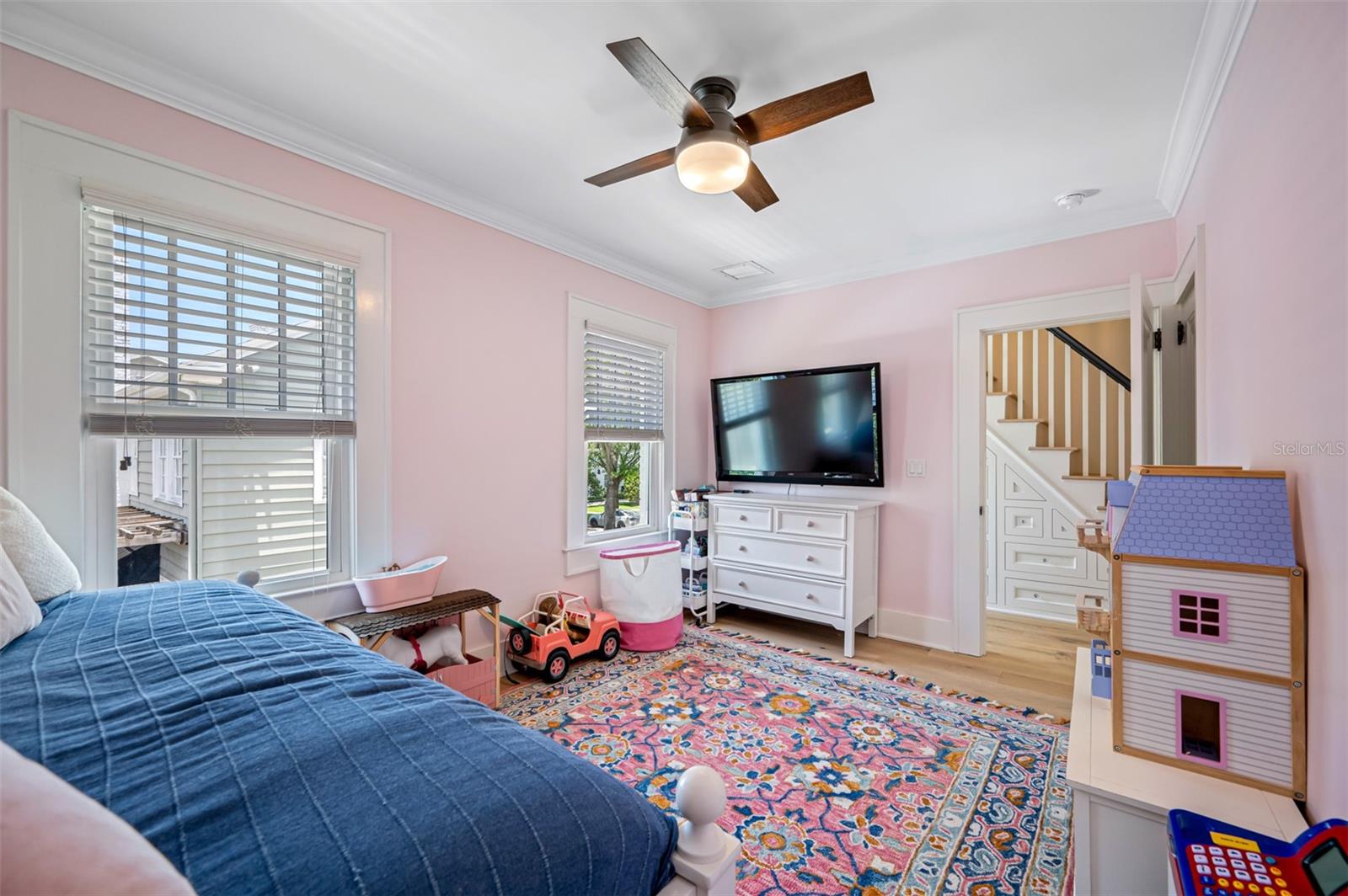 NEW SUBURB BEAUTIFUL - Residential