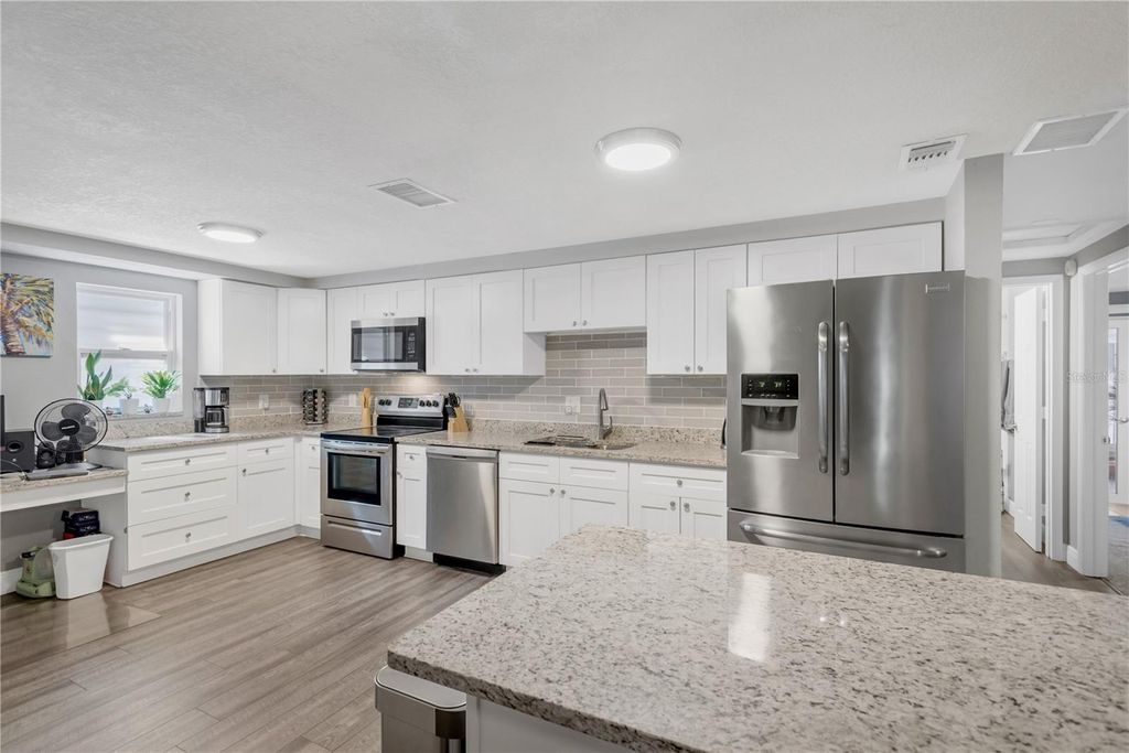 Photo of 6305 S Selbourne Avenue, Tampa, FL 33611 (MLS # TB8487194)