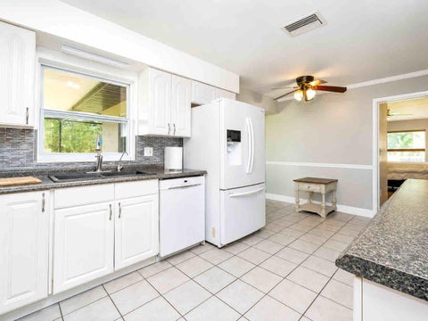 Tiny photo for 196 NW 100th Avenue, Ocala, FL 34482 (MLS # O6418268)
