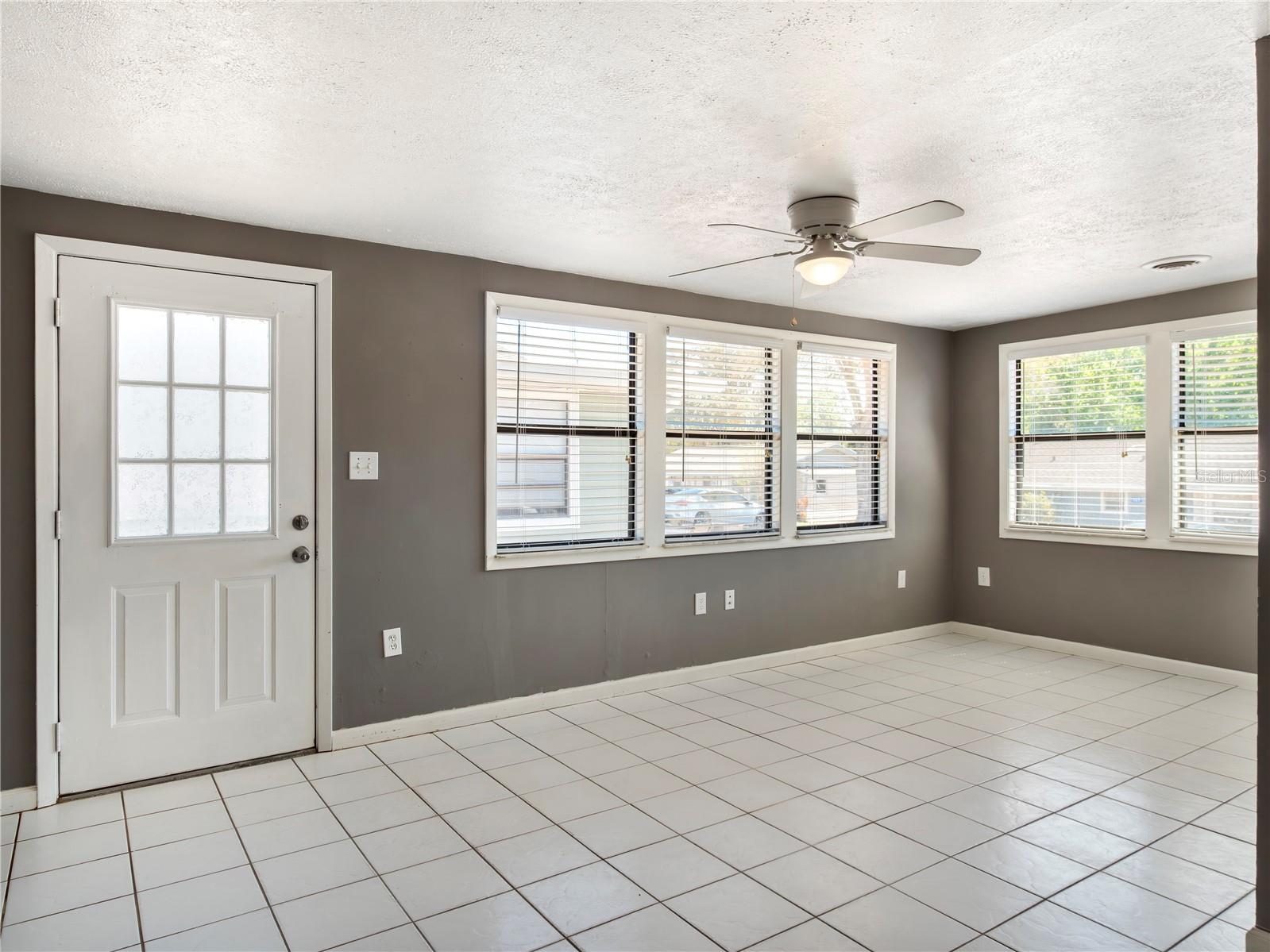 VACATION VILLAGE - Residential