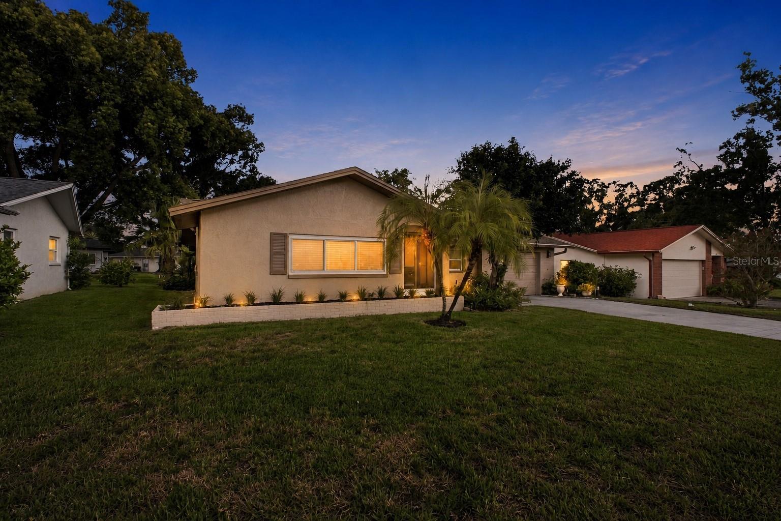 2336 MALCOLM DRIVE