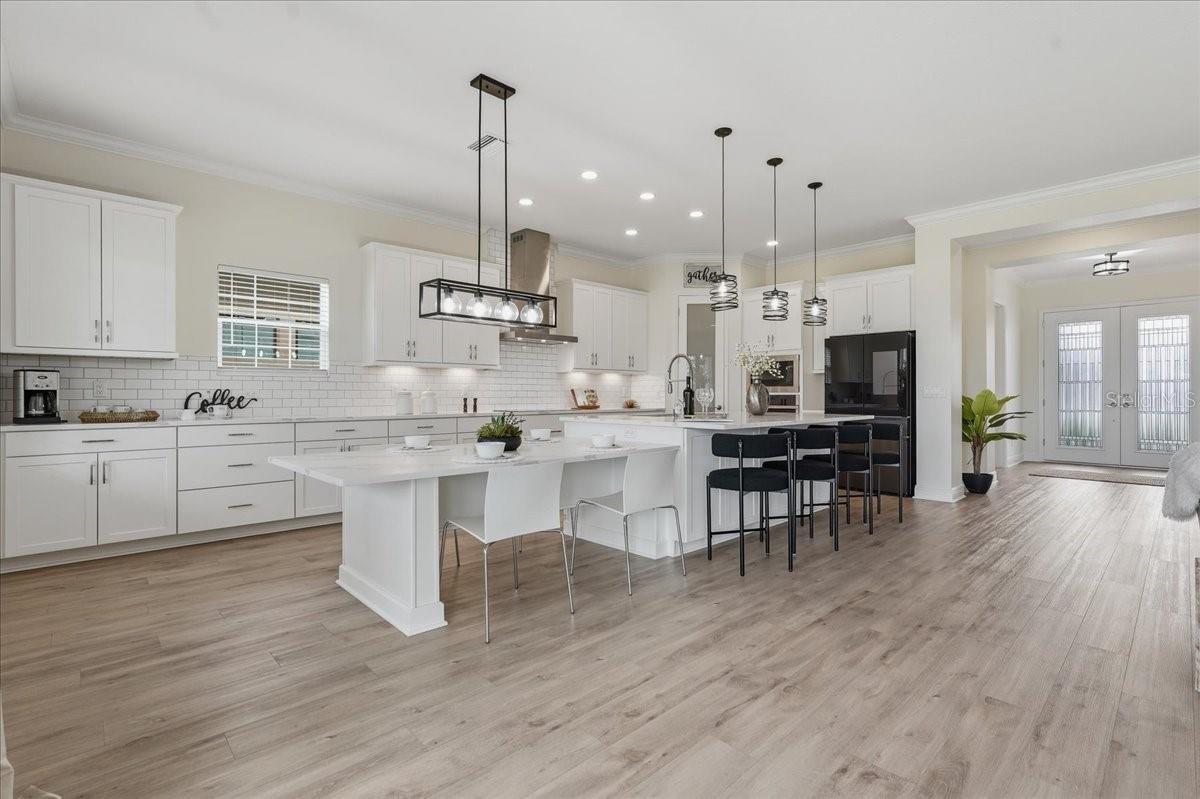 11232 RUSTIC TIMBER LOOP