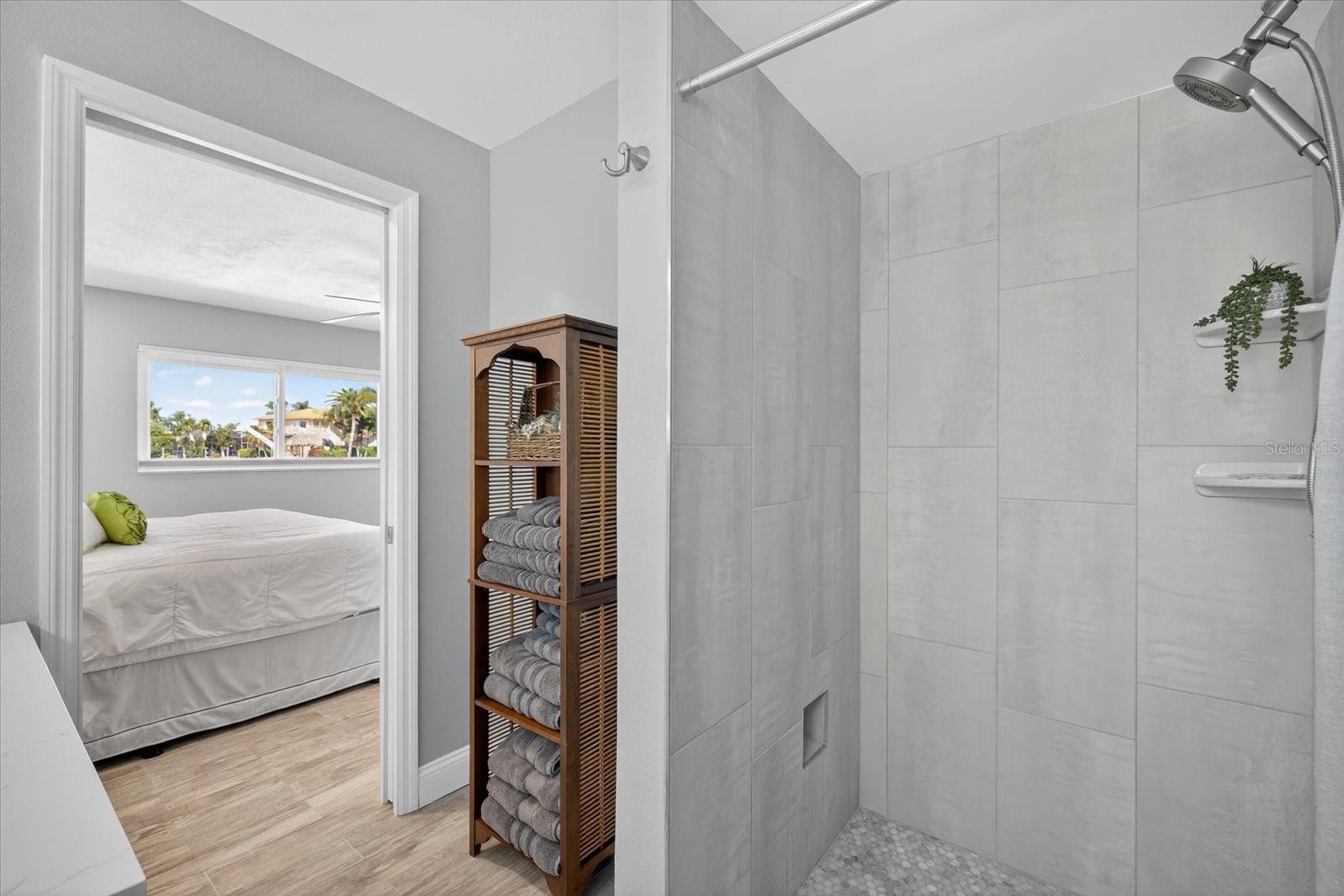 FLOR A MAR - Residential