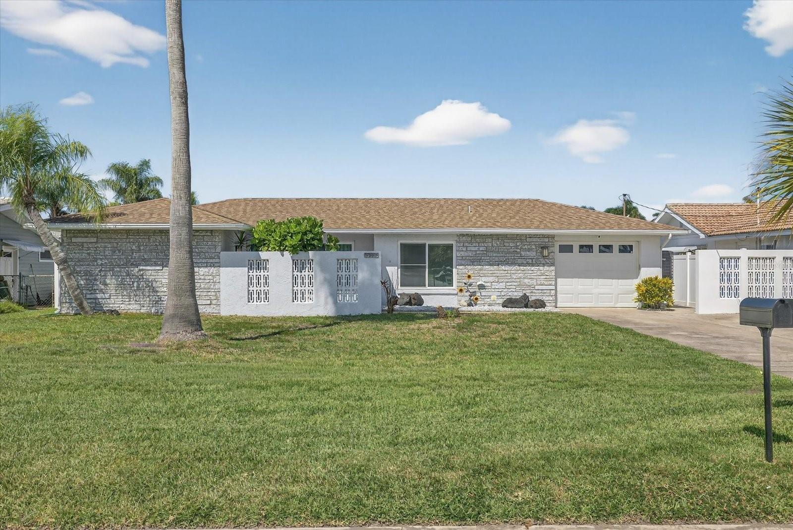 FLOR A MAR - Residential
