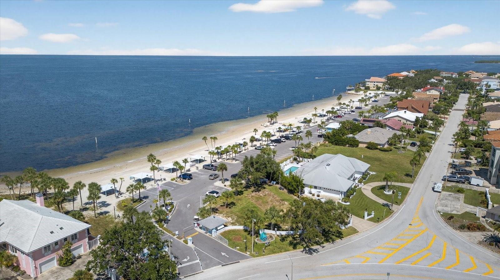FLOR A MAR - Residential