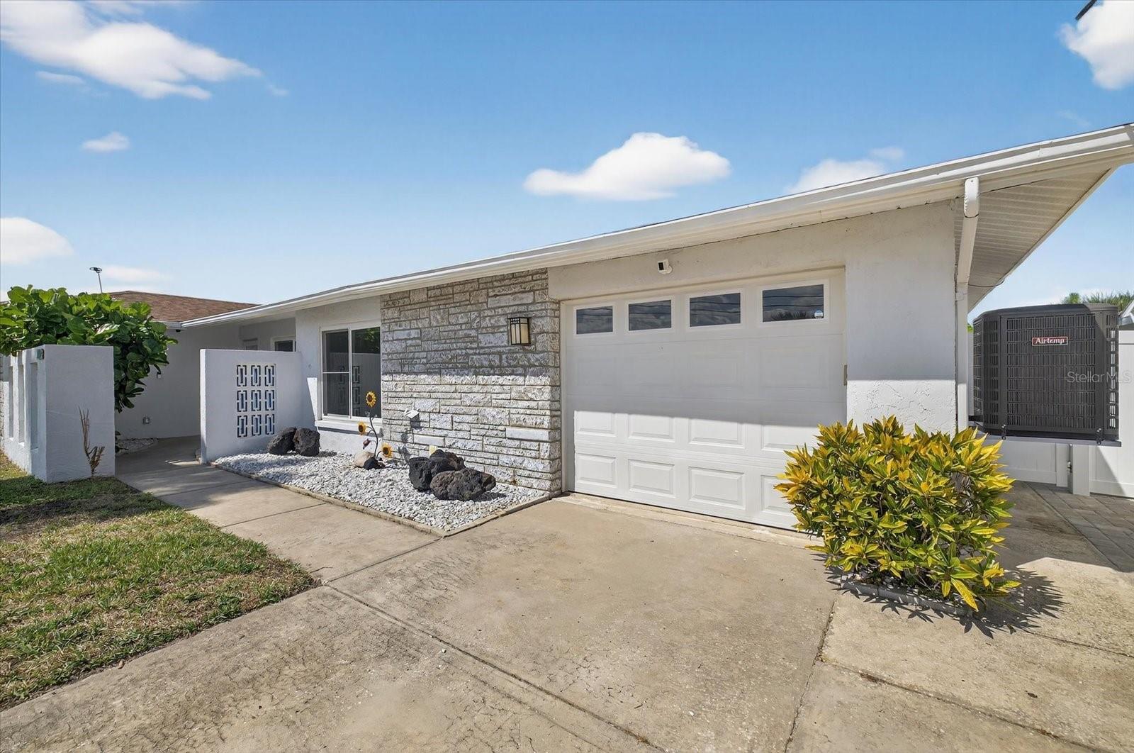 FLOR A MAR - Residential