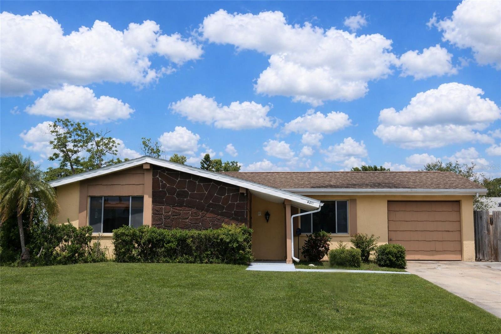 BEACON SQUARE - Residential