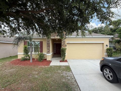 Photo of 4792 Summerfield Circle, Winter Haven, FL 33881 (MLS # O6322208)