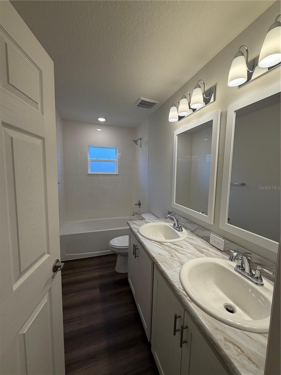 GENEVA LANDINGS - Residential Lease