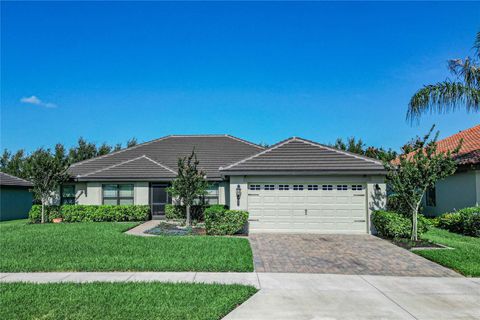 A home in AUBURNDALE