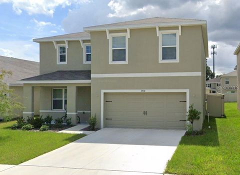 Photo of 9918 Warm Stone Street, Thonotosassa, FL 33592 (MLS # TB8432537)