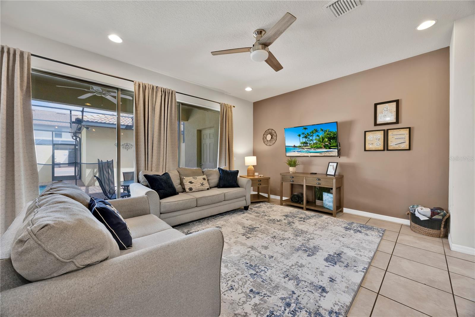 WINDSOR AT WESTSIDE PH 1 - Residential