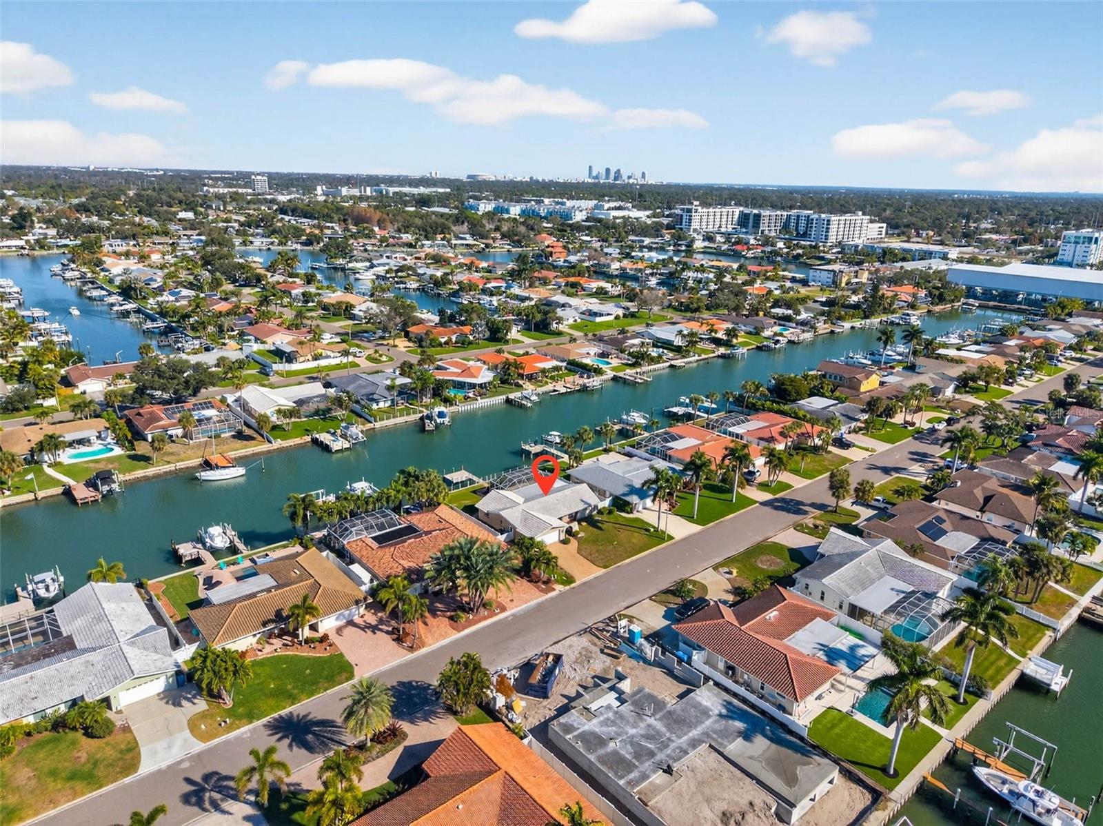 MAXIMO MOORINGS - Residential