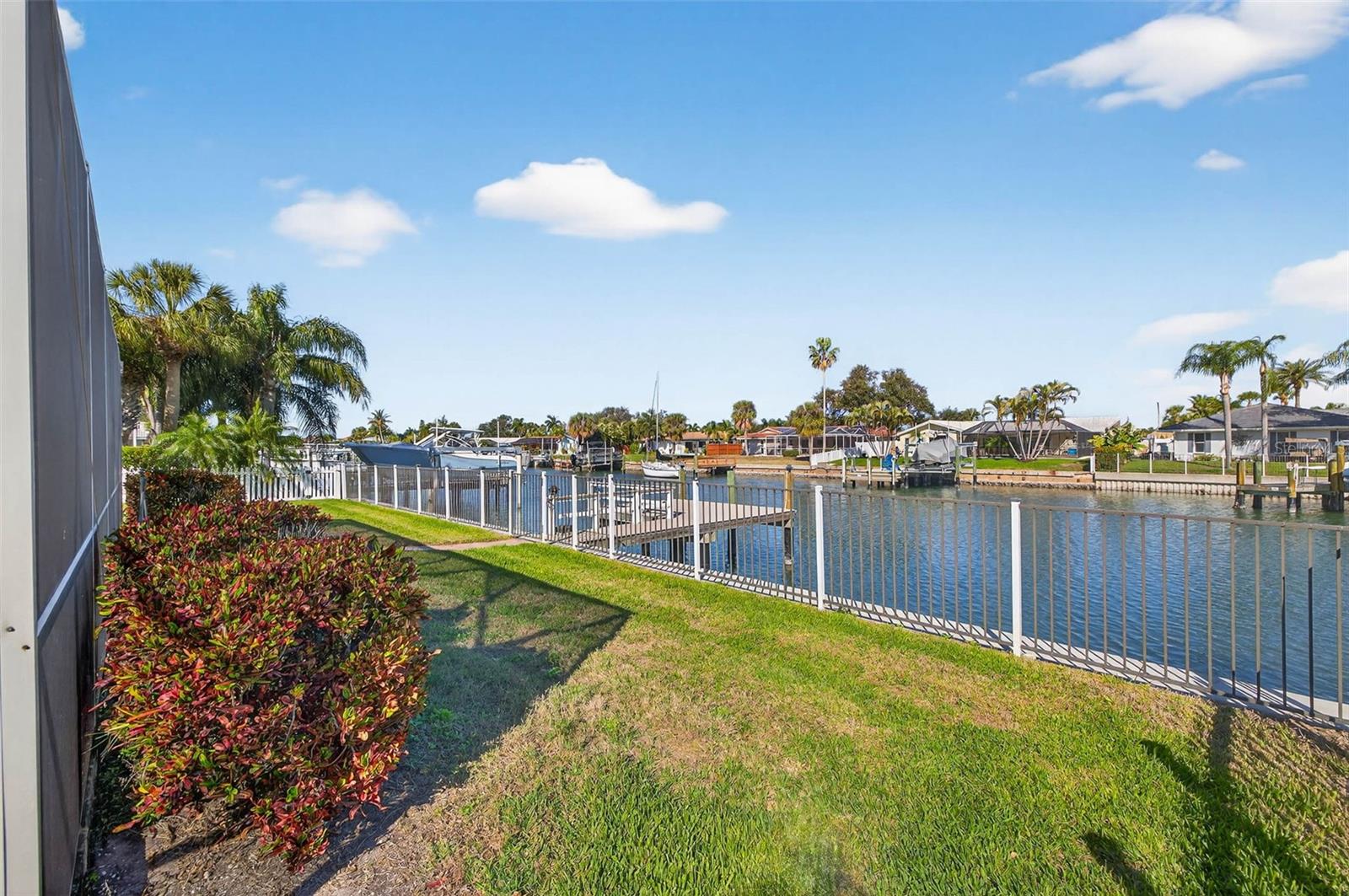 MAXIMO MOORINGS - Residential