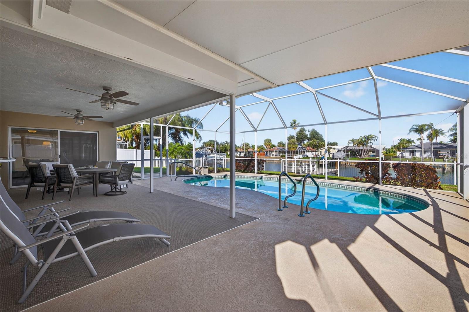 MAXIMO MOORINGS - Residential