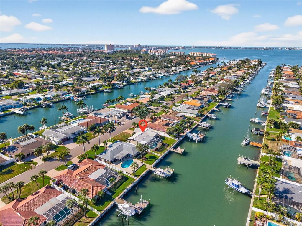 Photo of 3927 48th Avenue S, St Petersburg, FL 33711 (MLS # TB8481082)