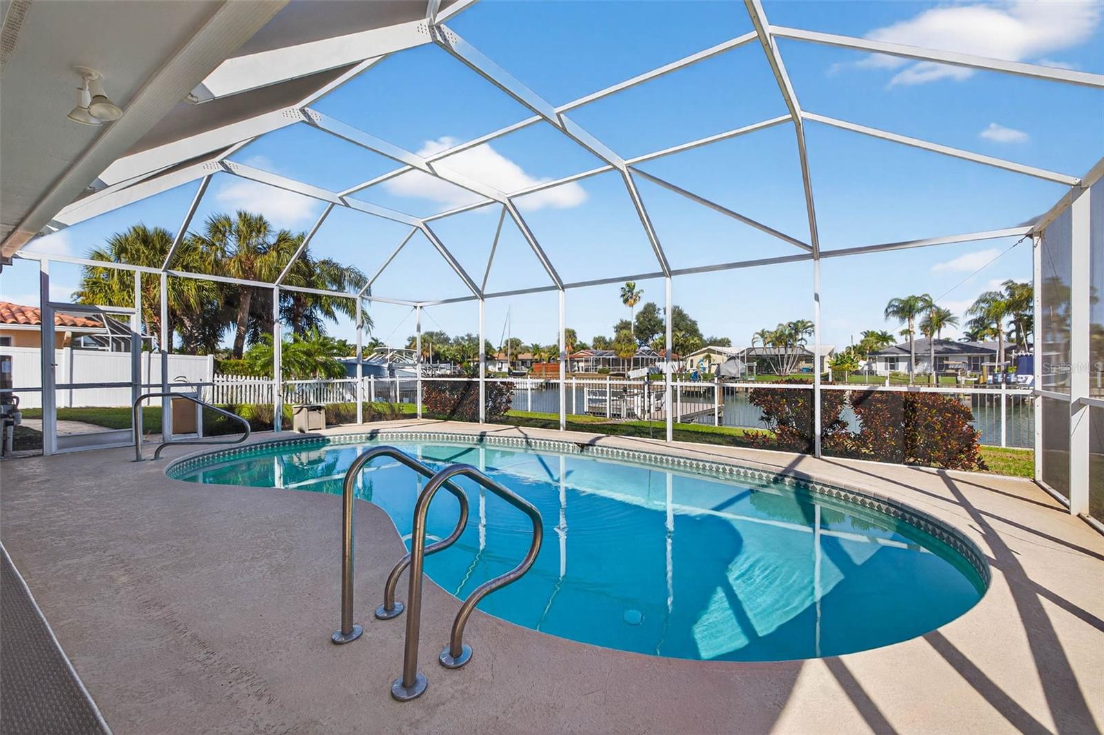 MAXIMO MOORINGS - Residential