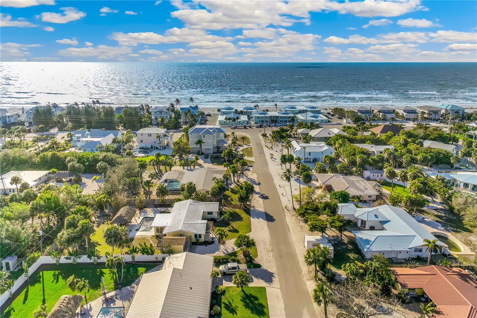 GOLDEN BEACH - Residential