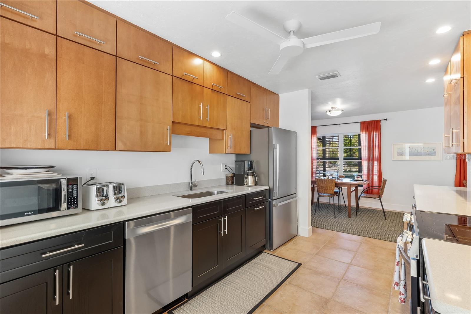 GOLDEN BEACH - Residential