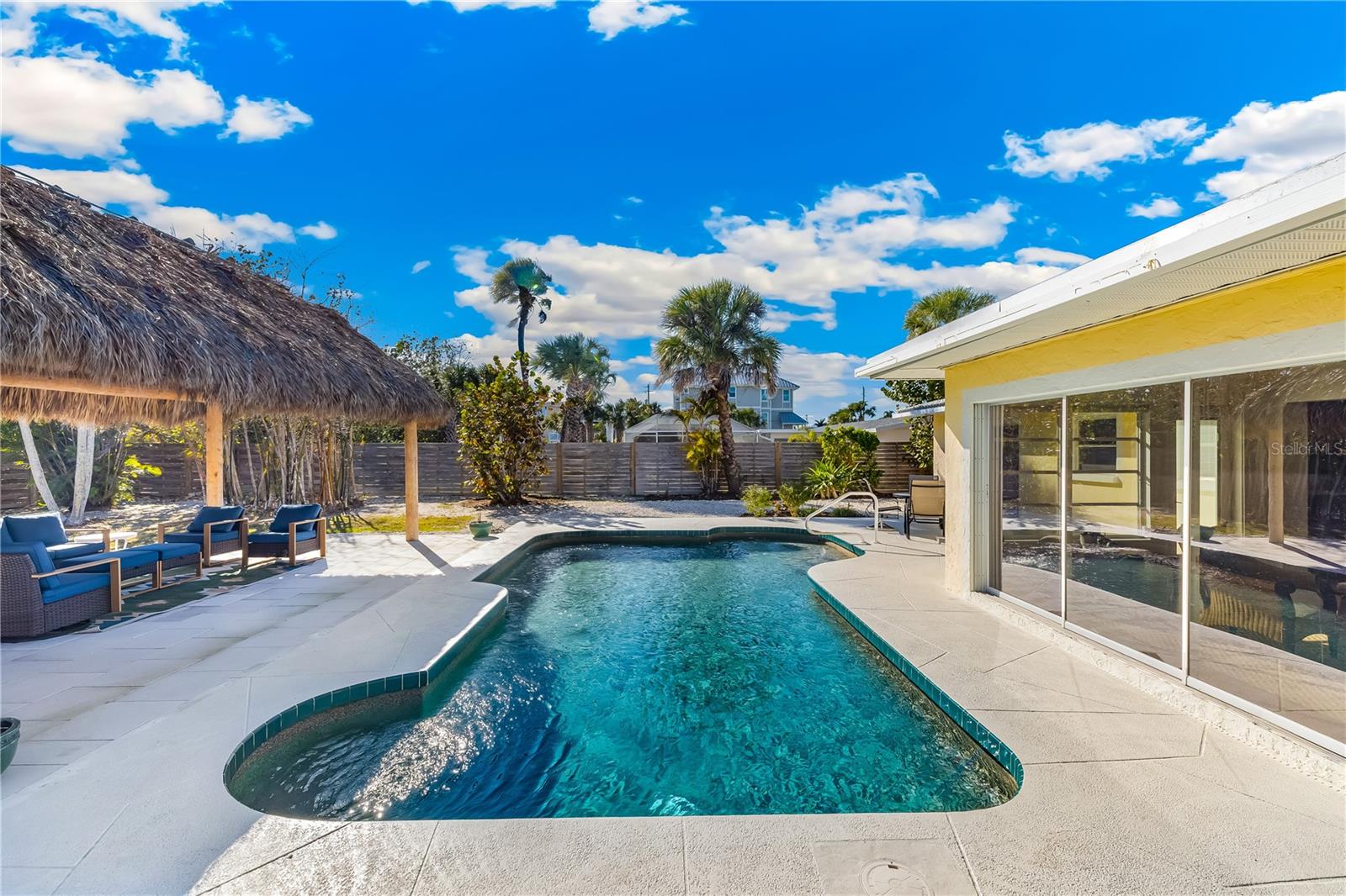 GOLDEN BEACH - Residential