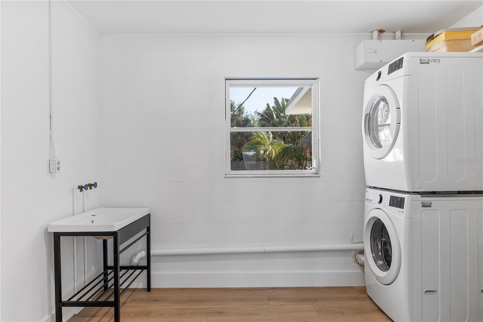 GOLDEN BEACH - Residential