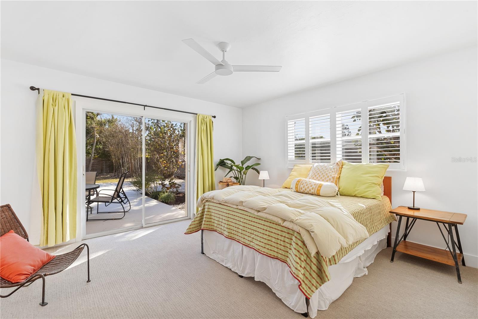 GOLDEN BEACH - Residential