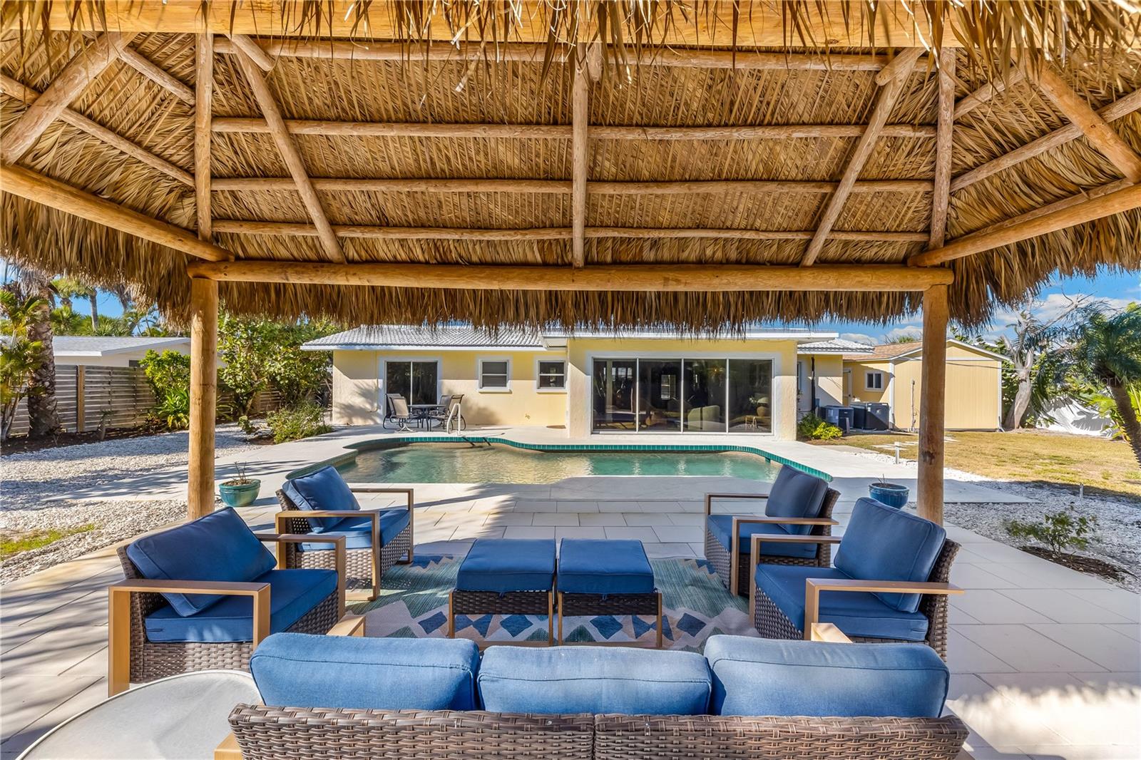 GOLDEN BEACH - Residential