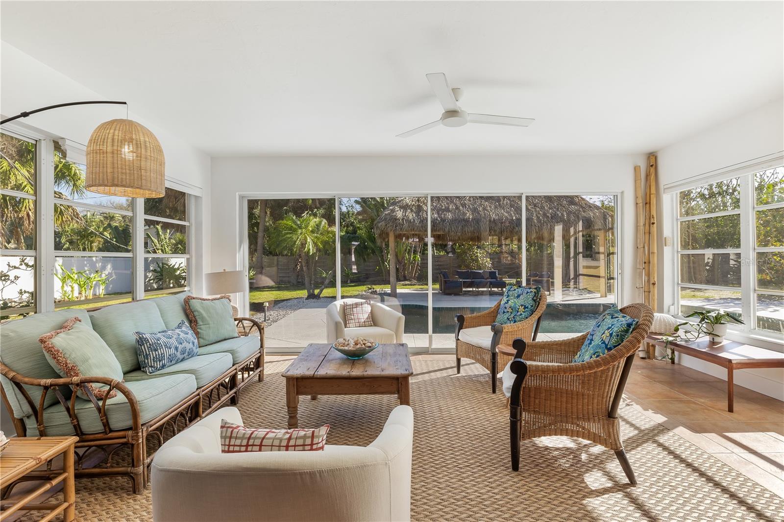 GOLDEN BEACH - Residential