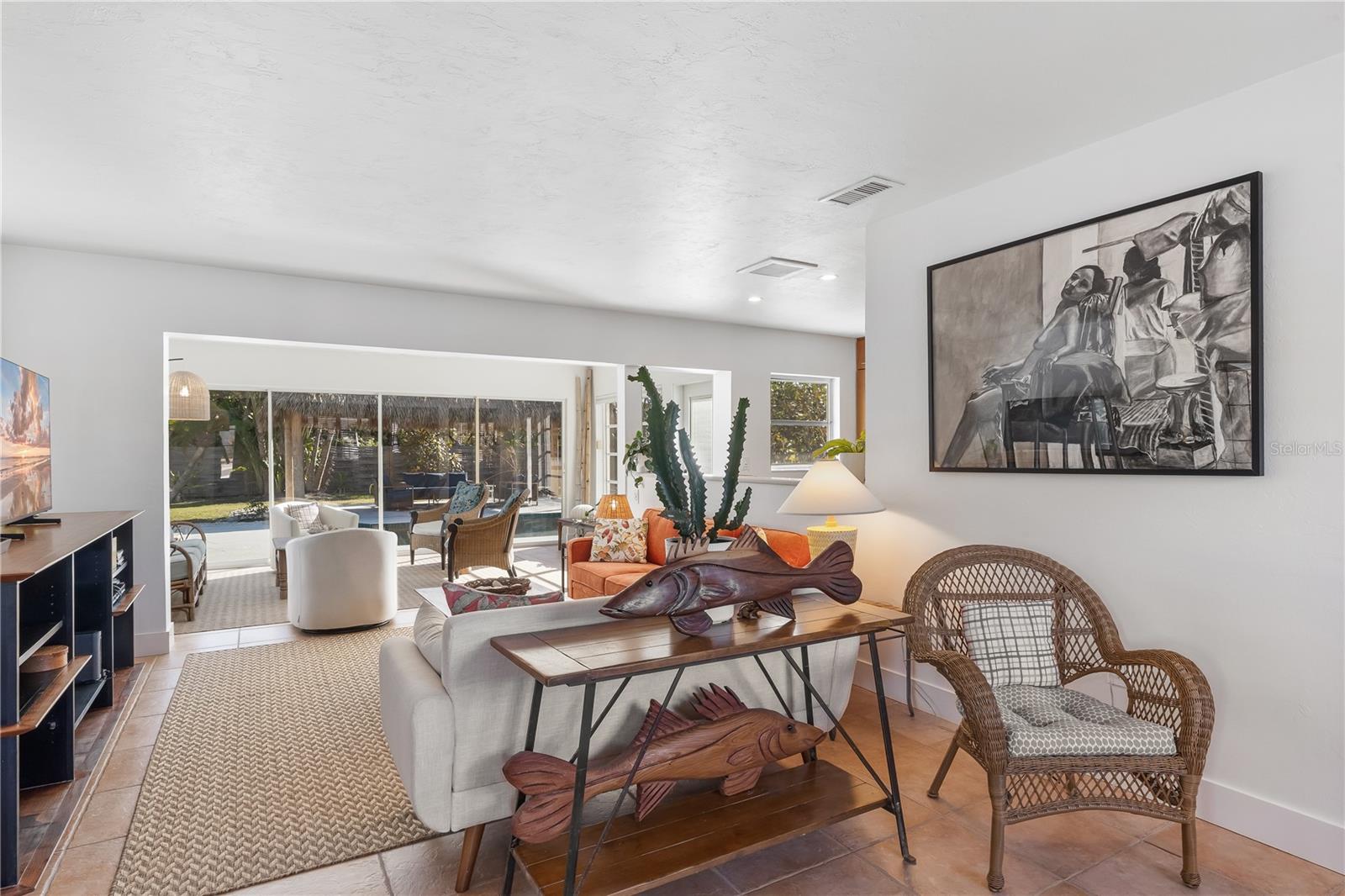 GOLDEN BEACH - Residential