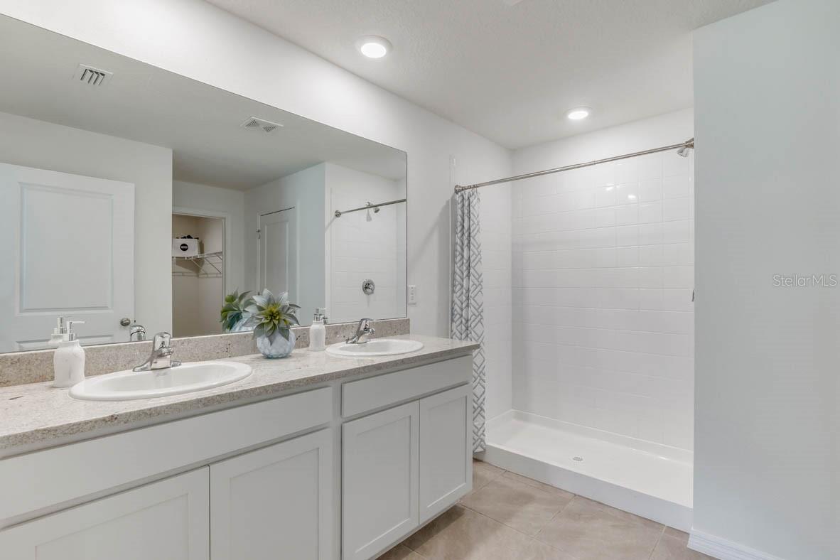 VILLAGES OF GLEN CREEK PH 1B - Residential