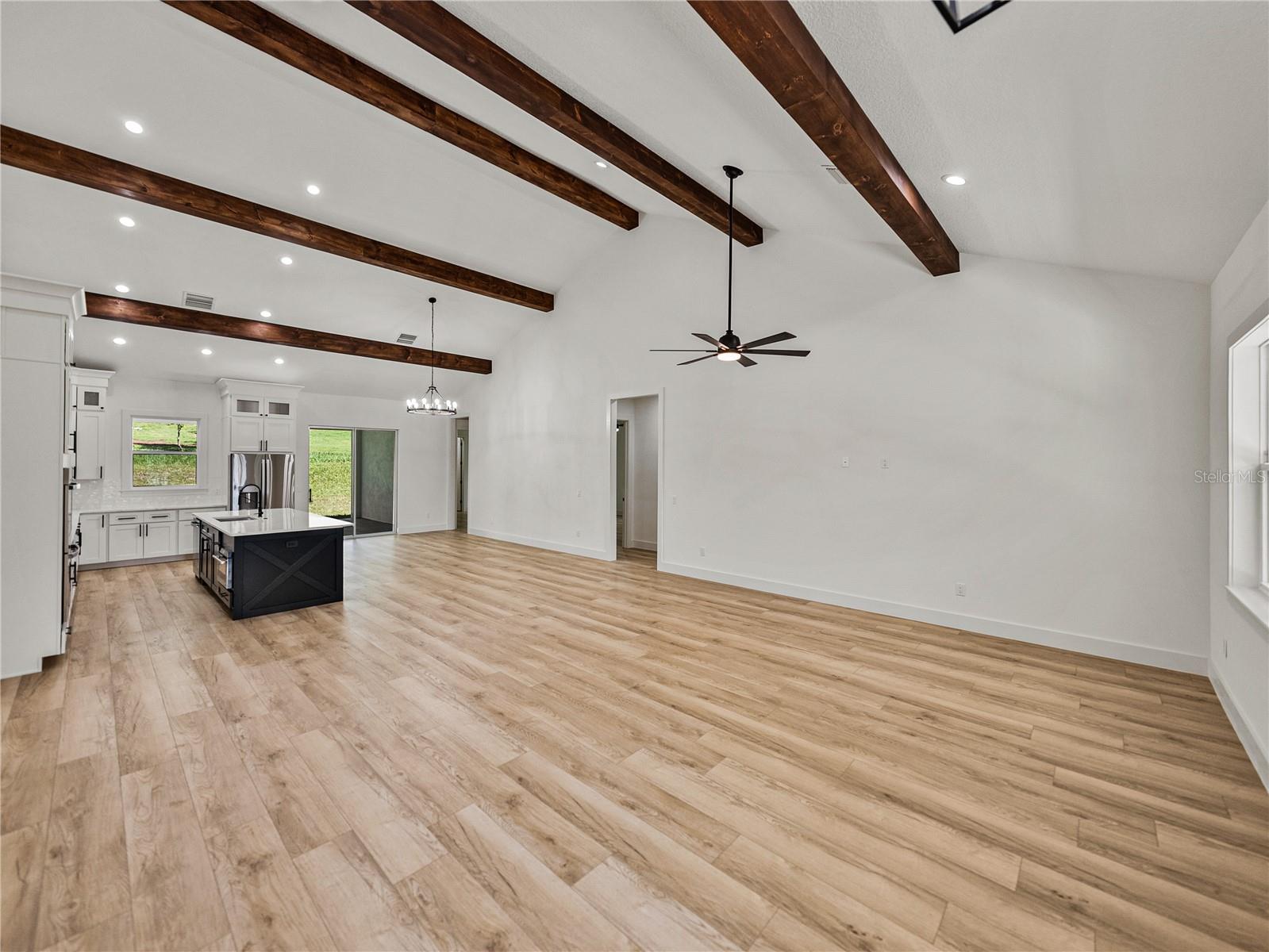 GRANDEUR - Residential